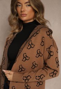 Renee - Brązowy Kardigan Ozdobiony Geometrycznym Wzorem Ralittia. Kolor: brązowy. Wzór: geometria, aplikacja