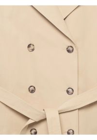 Big-Star - Trencz dziewczęcy dwurzędowy wiązany beżowy Eliska 801. Okazja: na co dzień, na spacer. Kolor: beżowy. Materiał: materiał. Długość: krótkie. Wzór: kratka. Sezon: jesień. Styl: klasyczny, casual, elegancki #2