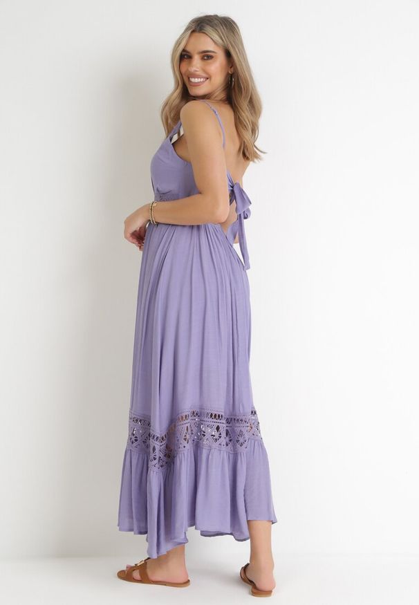 Born2be - Fioletowa Rozkloszowana Sukienka z Koronką na Ramiączkach Sawita. Kolor: fioletowy. Materiał: koronka. Długość rękawa: na ramiączkach. Wzór: koronka. Styl: wakacyjny