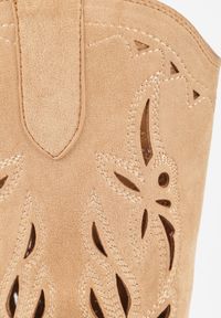 Born2be - Ciemnobeżowe Ażurowe Botki Vices na Obcasie w Stylu Kowbojek Helori. Kolor: beżowy. Materiał: jeans. Wzór: ażurowy. Obcas: na obcasie. Styl: boho, klasyczny. Wysokość obcasa: średni #5