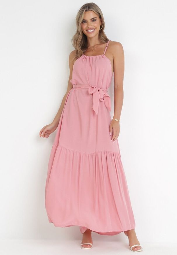 Born2be - Różowa Rozkloszowana Sukienka Maxi na Ramiączkach Awlia. Kolor: różowy. Długość rękawa: na ramiączkach. Sezon: lato. Długość: maxi