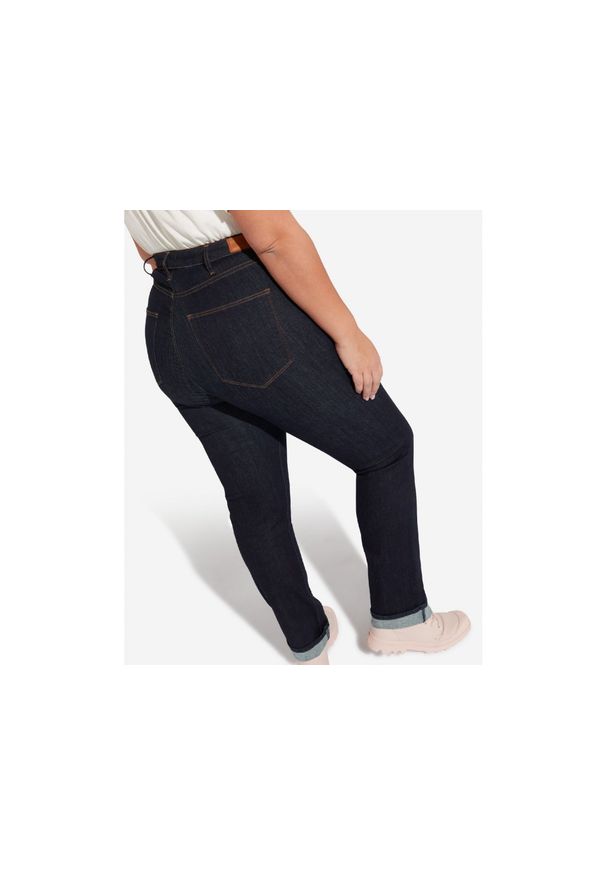 Wrangler - SPODNIE DAMSKIE WRANGLER STRAIGHT PLUS RINSEWASH W24TWX023 112127973. Kolekcja: plus size