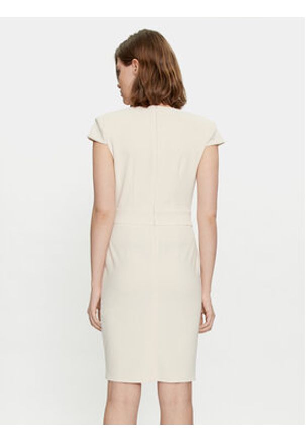 Rinascimento Sukienka koktajlowa CFC0117720003 Beżowy Regular Fit. Kolor: beżowy. Materiał: syntetyk. Styl: wizytowy