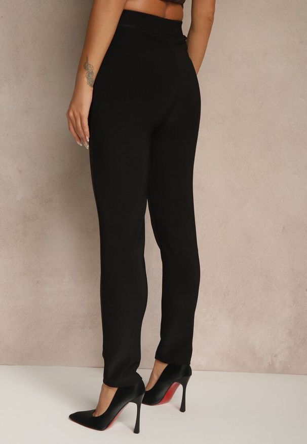 Renee - Czarne Dopasowane Spodnie High Waist z Gumką w Pasie Wedvira. Okazja: na co dzień. Stan: podwyższony. Kolor: czarny. Styl: casual, elegancki