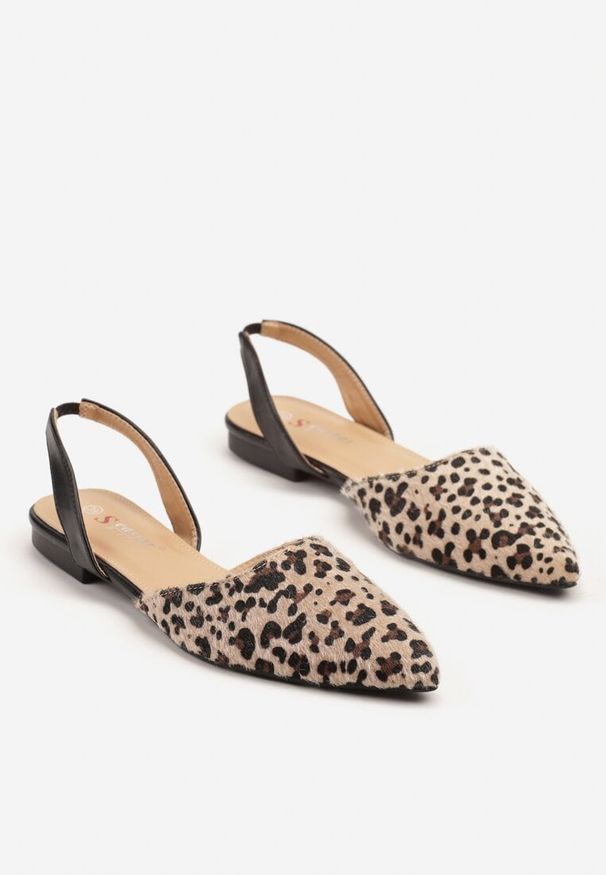 Renee - Panterkowe Sandały na Wsuwanie Wenorea. Okazja: na co dzień, na spacer. Nosek buta: szpiczasty. Zapięcie: bez zapięcia. Styl: casual, elegancki