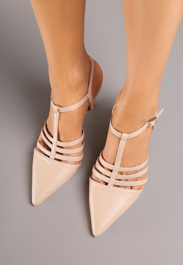 Renee - Beżowe Sandały Vices na Obcasie Typu Szpilka Tirenella. Nosek buta: szpiczasty. Zapięcie: pasek. Kolor: beżowy. Wzór: aplikacja. Obcas: na obcasie. Wysokość obcasa: średni