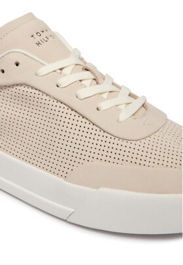 TOMMY HILFIGER - Tommy Hilfiger Sneakersy Th Court Best FM0FM05821 Beżowy. Kolor: beżowy. Materiał: skóra, nubuk