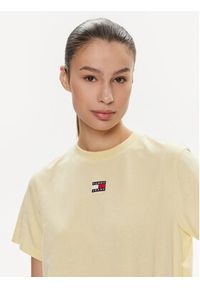 Tommy Jeans T-Shirt Badge DW0DW17391 Żółty Boxy Fit. Kolor: żółty. Materiał: syntetyk