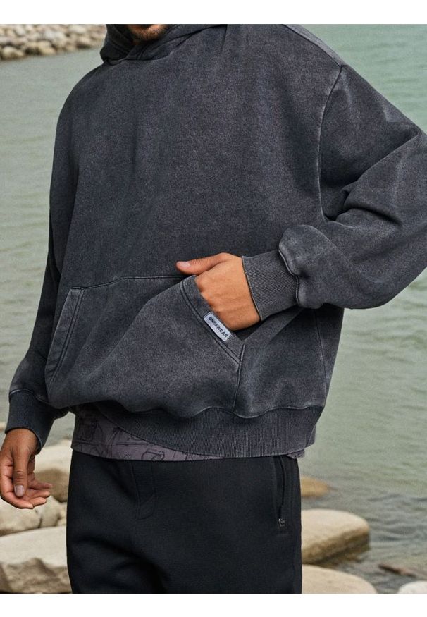 Sinsay - Bluza hoodie z efektem sprania - czarny. Kolor: czarny