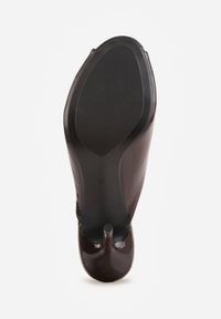 Born2be - Brązowe Lakierowane Klapki na Szpilce z Odkrytym Noskiem Lilyera. Okazja: na co dzień, do pracy. Kolor: brązowy. Materiał: lakier. Obcas: na szpilce. Styl: casual, elegancki #4