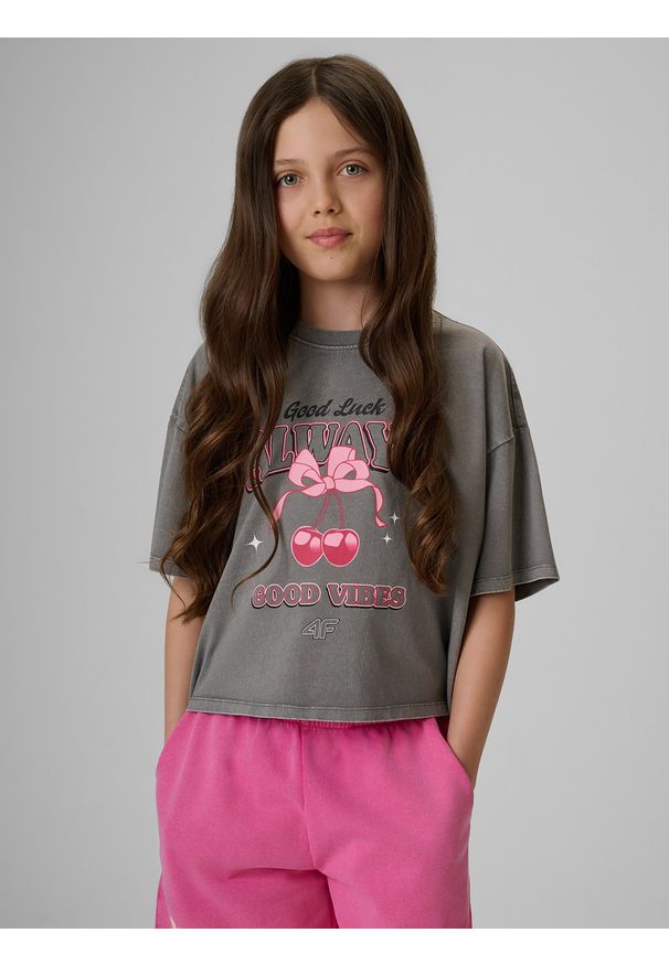 4f - 4F T-shirt boxy z nadrukiem dziewczęcy - szary 134/140 (8-10 lat). Okazja: na co dzień. Kolor: szary. Materiał: materiał, bawełna, dzianina. Długość: krótkie. Wzór: nadruk. Sezon: lato. Styl: casual