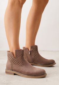 Renee - Jasnobrązowe Ażurowe Botki na Płaskiej Podeszwie ze Skórzaną Wkładką Terilara. Okazja: na co dzień. Kolor: brązowy. Materiał: skóra. Wzór: ażurowy. Obcas: na płaskiej podeszwie. Styl: casual #6
