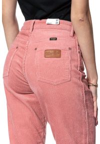 Wrangler - SPODNIE WRANGLER DAMSKIE MOM JEANS BRAND APRICOT W246UPP06 112127945. Stan: podwyższony. Materiał: jeans #7
