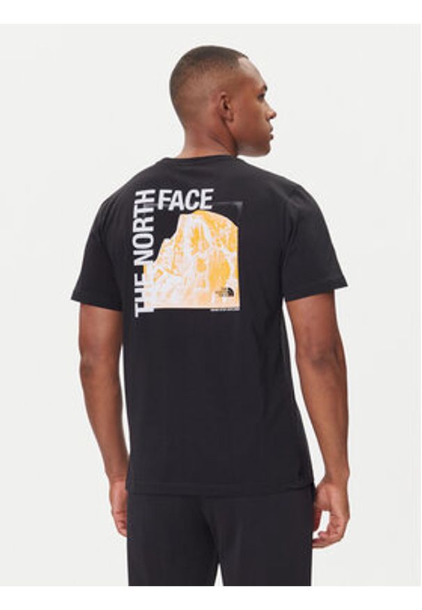 The North Face T-Shirt Half Dome Photo NF0A8EE9 Czarny Regular Fit. Kolor: czarny. Materiał: bawełna