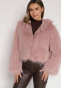 Born2be - Różowa Kurtka Futerko na Suwak z Kapturem Zetale. Okazja: na spacer. Typ kołnierza: kaptur. Kolor: różowy. Materiał: futro. Wzór: gładki #1