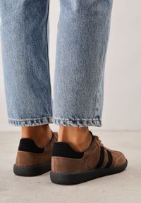 Born2be - Brązowe Sneakersy Retro Tenisówki z Zamszu Naturalnego ze Skórzaną Wkładką Celarge. Okazja: na co dzień. Kolor: brązowy. Materiał: skóra, zamsz. Szerokość cholewki: normalna #4