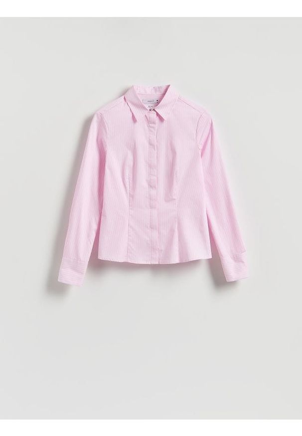 Reserved - Koszula slim fit w paski - pastelowy róż. Kolor: różowy. Materiał: tkanina, bawełna. Wzór: paski