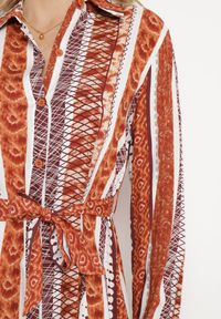 Born2be - Brązowa Sukienka Koszulowa z Wiskozy Rozkloszowana z Materiałowym Paskiem Sigina. Okazja: do pracy. Kolor: brązowy. Materiał: wiskoza, materiał. Długość rękawa: długi rękaw. Typ sukienki: koszulowe #2