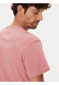Tommy Jeans T-Shirt Linear Chest DM0DM21780 Różowy Slim Fit. Kolor: różowy. Materiał: bawełna