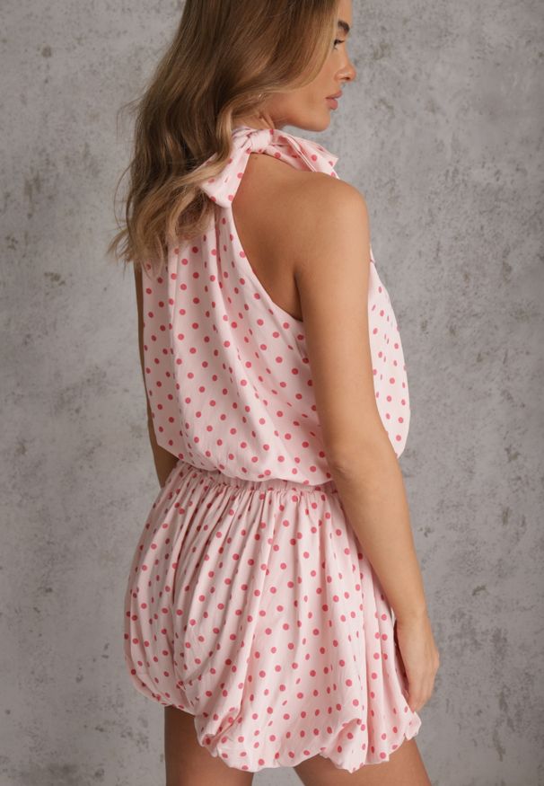 Renee - Różowy Bawełniano-Wiskozowy Komplet Balloon w Groszki Wiązany Top i Szorty Luxina. Kolor: różowy. Materiał: wiskoza, bawełna. Wzór: grochy