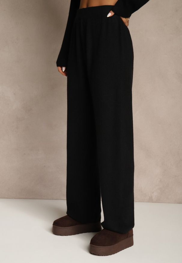 Renee - Czarny Komplet Oversize z Dzianiny z Wełną Sweter i Szerokie Spodnie Alenria. Kolor: czarny. Materiał: dzianina, wełna