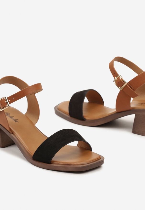 Renee - Czarne Sandały Boho z Imitacją Drewna na Obcasie i Podeszwie Effioma. Zapięcie: klamry. Kolor: czarny. Sezon: lato. Obcas: na obcasie. Styl: boho. Wysokość obcasa: średni