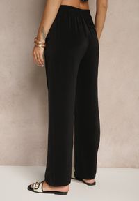 Renee - Czarne Wiskozowe Spodnie High Waist o Prostym Fasonie Saliella. Okazja: na co dzień. Stan: podwyższony. Kolor: czarny. Materiał: wiskoza. Sezon: lato, wiosna. Styl: elegancki, casual #5