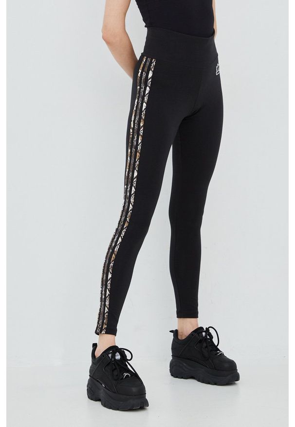 adidas Originals legginsy damskie kolor czarny z aplikacją. Stan: podwyższony. Kolor: czarny. Materiał: dzianina, materiał, bawełna. Wzór: aplikacja