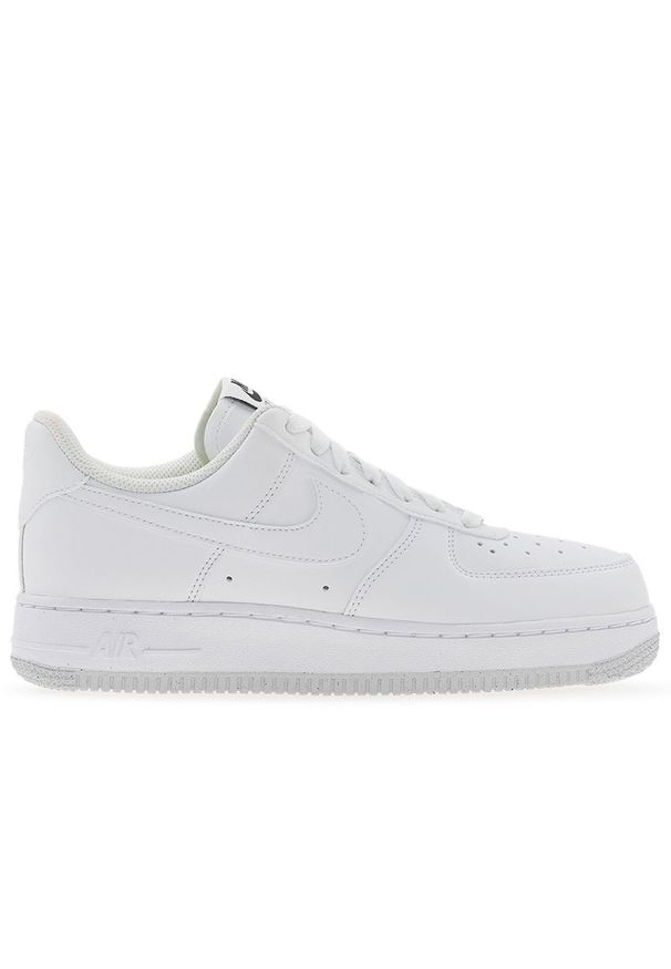 Buty damskie Nike Air Force 1 '07 Next Nature DC9486-101 - białe. Kolor: biały. Materiał: guma, skóra, syntetyk. Szerokość cholewki: normalna. Sezon: lato. Model: Nike Air Force. Sport: koszykówka