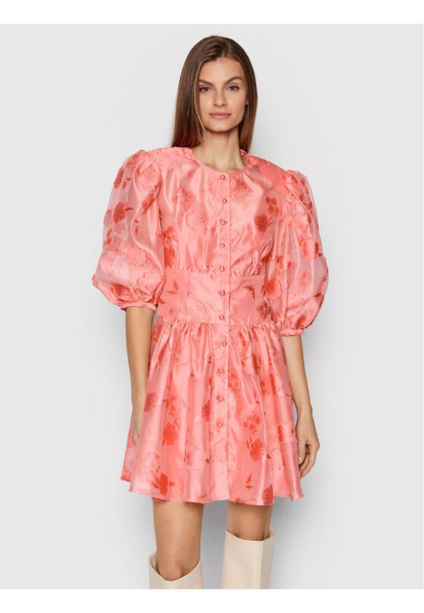 Custommade Sukienka koktajlowa Lulia 999323414 Różowy Regular Fit. Kolor: różowy. Materiał: syntetyk. Styl: wizytowy