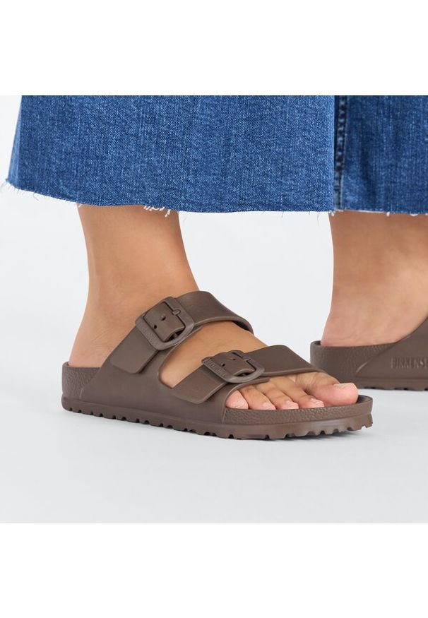 Birkenstock - BIRKENSTOCK ARIZONA EVA ROAST Klapki męskie. Kolor: brązowy