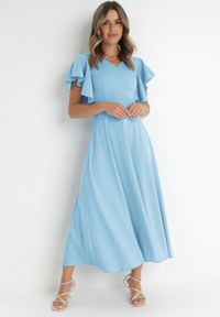 Born2be - Niebieska Rozkloszowana Sukienka Zdobiona Falbanami Emilienne. Okazja: na co dzień, na randkę, na spacer. Kolor: niebieski. Materiał: jeans, tkanina. Wzór: aplikacja, gładki, jednolity. Typ sukienki: proste, rozkloszowane. Styl: casual, elegancki, wizytowy, klasyczny. Długość: maxi