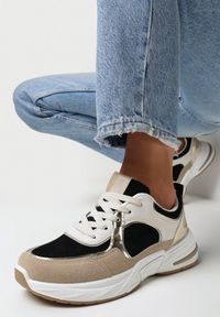 Born2be - Beżowo-Czarne Sneakersy z Metaliczną Lamówką Ovanaia. Nosek buta: okrągły. Zapięcie: sznurówki. Kolor: beżowy. Materiał: materiał. Obcas: na obcasie. Wysokość obcasa: niski #4
