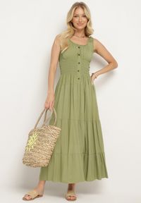 Born2be - Zielona Bawełniana Sukienka z Ozdobnymi Guzikami i Gumką w Talii Cravia. Kolor: zielony. Materiał: bawełna. Typ sukienki: dopasowane. Styl: klasyczny