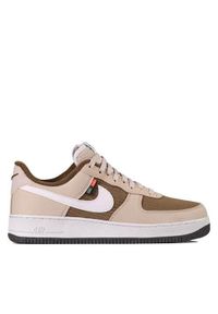 Buty do chodzenia męskie Nike Air Force 1 Low ’07 Lv8 Toasty Rattan. Kolor: brązowy. Materiał: skóra. Szerokość cholewki: normalna. Model: Nike Air Force. Sport: turystyka piesza