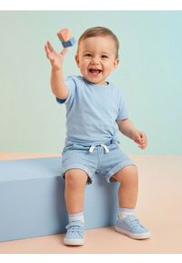 Sinsay - Szorty jeansowe z domieszką wiskozy - niebieski. Kolor: niebieski. Materiał: jeans, wiskoza #1