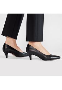 Clarks Półbuty Linvale Jerica 261372084 Czarny. Kolor: czarny. Materiał: skóra #4