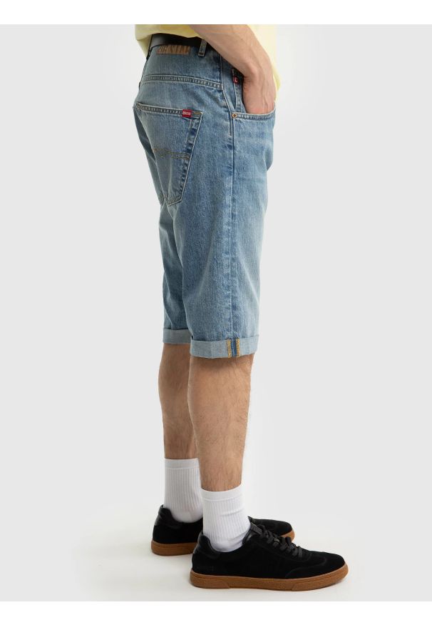 Big-Star - Szorty męskie jeansowe niebieskie Conner 223. Kolor: niebieski. Materiał: jeans. Długość: do kolan. Sezon: lato, wiosna
