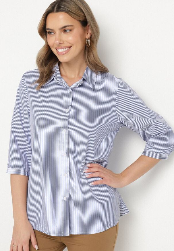 Born2be - Granatowa Klasyczna Koszula z Bawełny w Paseczki z Rękawem 3/4 Liantarra. Okazja: na spacer, na co dzień. Typ kołnierza: kołnierzyk klasyczny. Kolor: niebieski. Materiał: bawełna. Styl: klasyczny