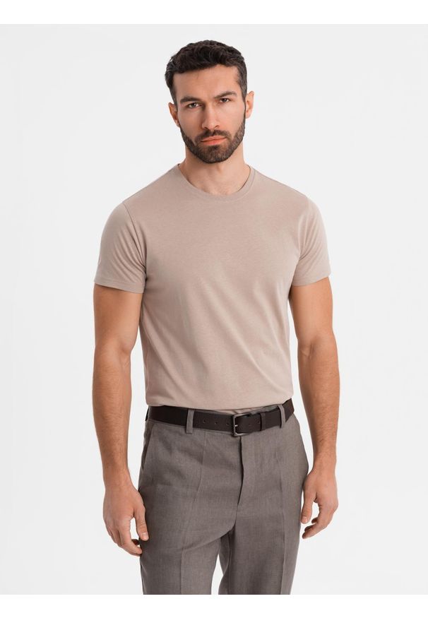 Ombre Clothing - Klasyczny T-shirt męski bawełniany BASIC - piaskowy V11 OM-TSBS-0236 - XXL. Okazja: na co dzień. Materiał: bawełna. Styl: klasyczny