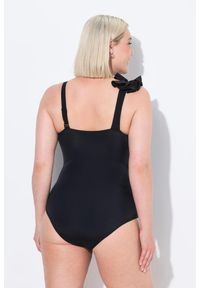 ULLA POPKEN - Damski Strój kąpielowy wzór 3D miękkie miseczki odpinane ramiączka z recyklingu. Kolekcja: plus size. Kolor: czarny. Materiał: poliester, elastan, poliamid, materiał