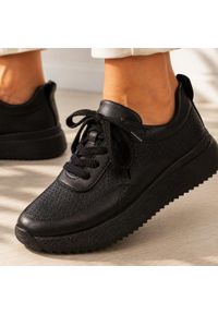 Czarne skórzane sneakersy damskie M.Daszyński Ol39-4. Okazja: na co dzień. Nosek buta: okrągły. Zapięcie: sznurówki. Kolor: czarny. Materiał: skóra. Szerokość cholewki: normalna. Sezon: wiosna, jesień, lato. Styl: casual, sportowy, elegancki, klasyczny #1