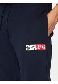 Tommy Jeans Spodnie dresowe Entry DM0DM20277 Granatowy Slim Fit. Kolor: niebieski. Materiał: bawełna