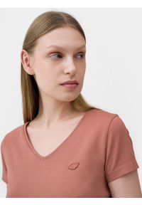 4f - T-shirt regular gładki damski. Kolor: różowy. Materiał: bawełna, dzianina. Wzór: gładki