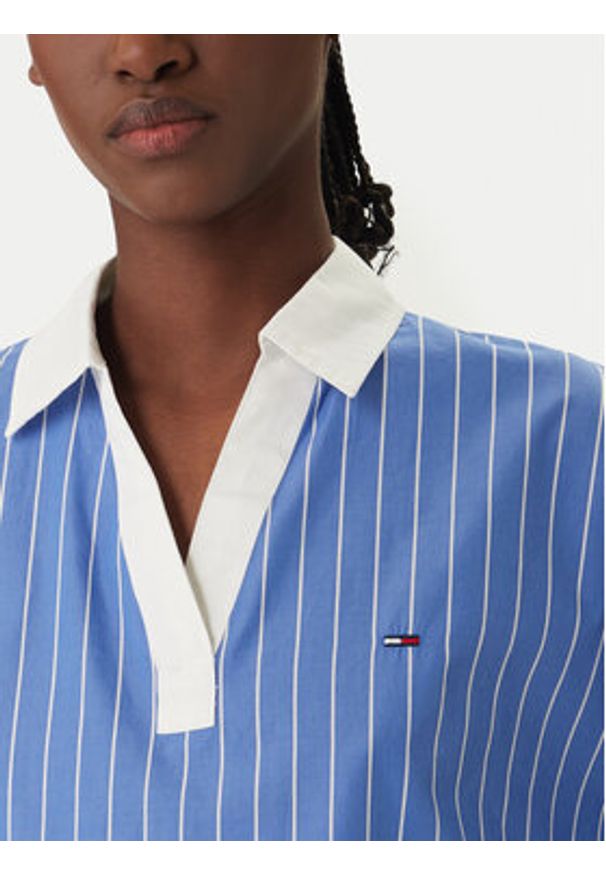 Tommy Jeans Polo DW0DW22596 Niebieski Relaxed Fit. Typ kołnierza: polo. Kolor: niebieski. Materiał: bawełna