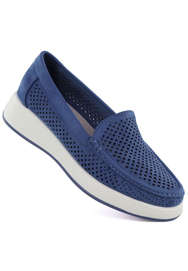 Półbuty damskie ażurowe na platformie niebieskie Sergio Leone MK097H. Kolor: niebieski. Materiał: zamsz, skóra ekologiczna. Szerokość cholewki: normalna. Wzór: ażurowy. Obcas: na platformie