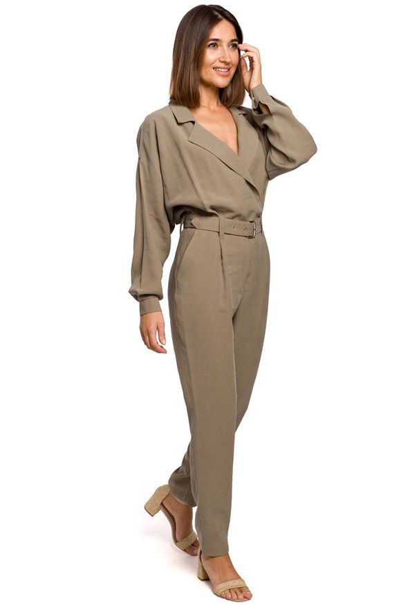 MOE - Khaki Elegancki Kombinezon z Wykładanym Kołnierzem. Kolor: brązowy. Materiał: wiskoza, poliester. Styl: elegancki