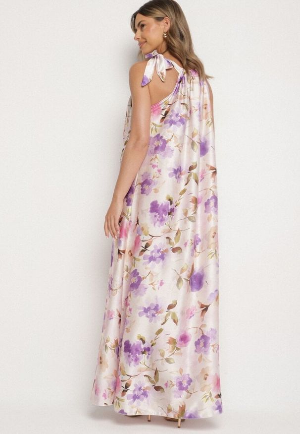 Born2be - Fioletowa Satynowa Sukienka w Kwiaty Fenaresia. Okazja: na spacer, na co dzień. Kolor: fioletowy. Materiał: satyna. Długość rękawa: na ramiączkach. Wzór: kwiaty. Sezon: lato. Typ sukienki: proste. Styl: casual, elegancki