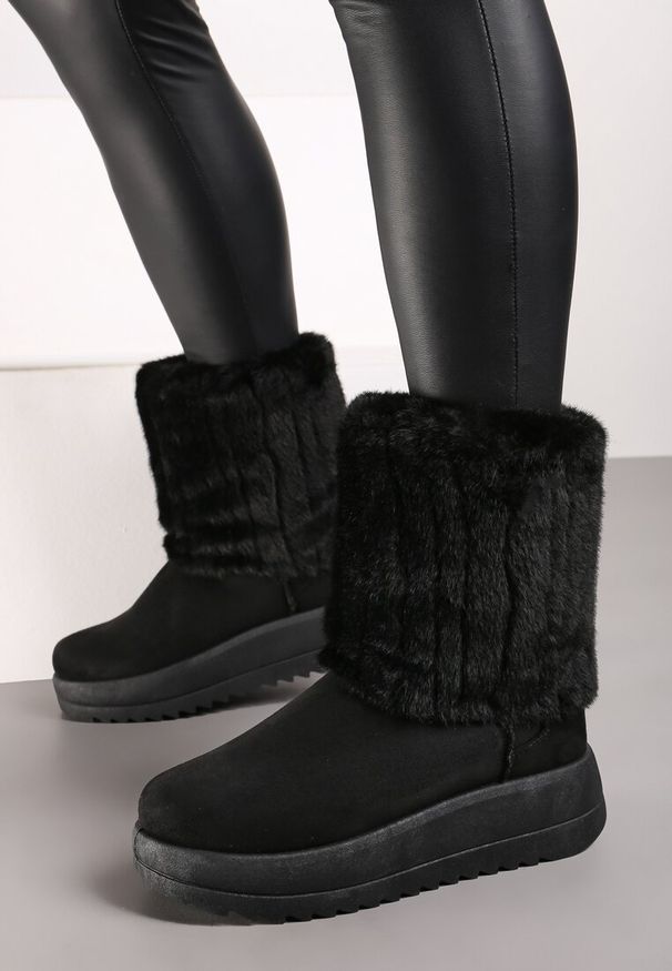 Born2be - Czarne Śniegowce na Grubej Podeszwie z Futerkiem Typu Baranek Alobine. Okazja: na co dzień. Kolor: czarny. Materiał: futro. Styl: elegancki, casual