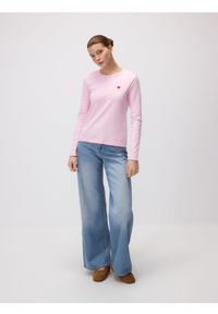 Reserved - Longsleeve z haftem - pastelowy róż. Kolor: różowy. Materiał: dzianina, bawełna. Długość rękawa: długi rękaw. Wzór: haft